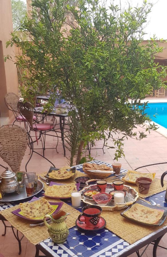 Riad Dar Bergui 우아르자자테 외부 사진